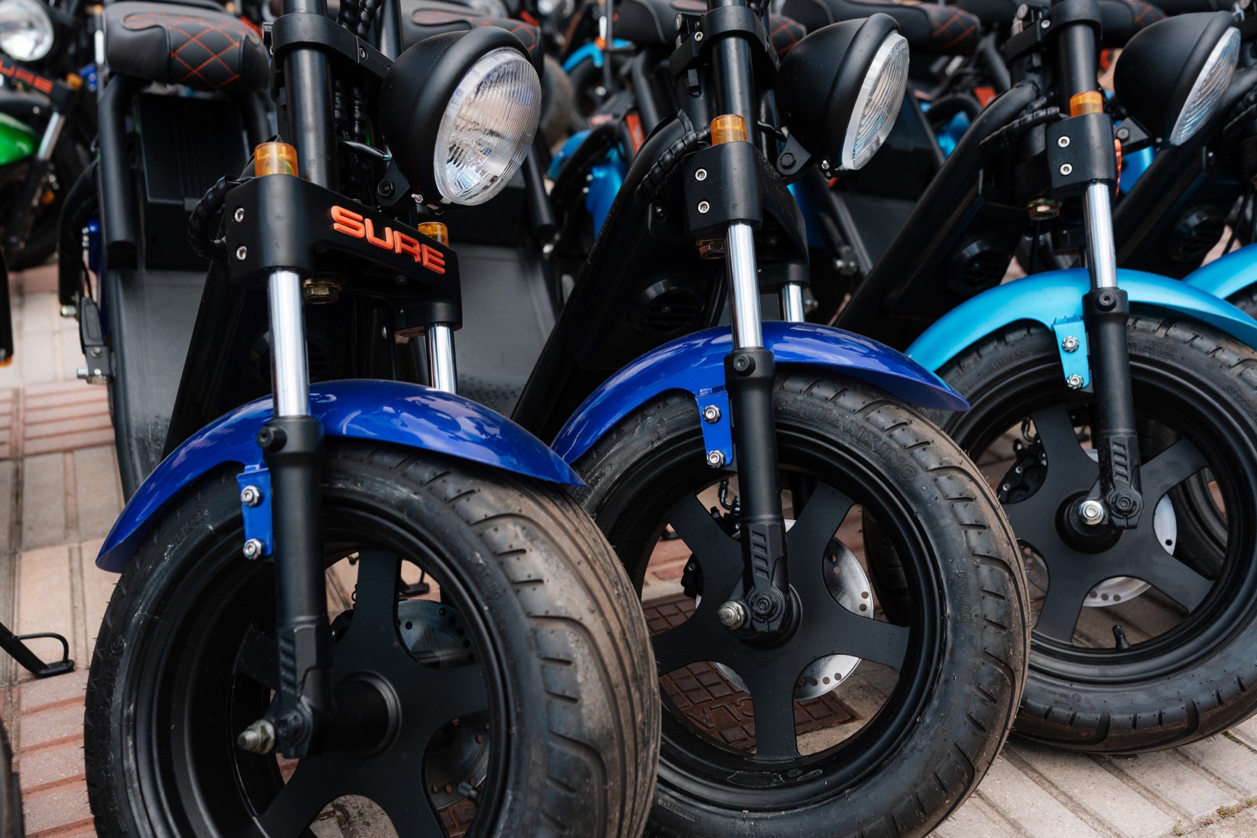 Kolekcija električnih motocikala